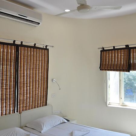 Hotel Kabli New Delhi Eksteriør bilde