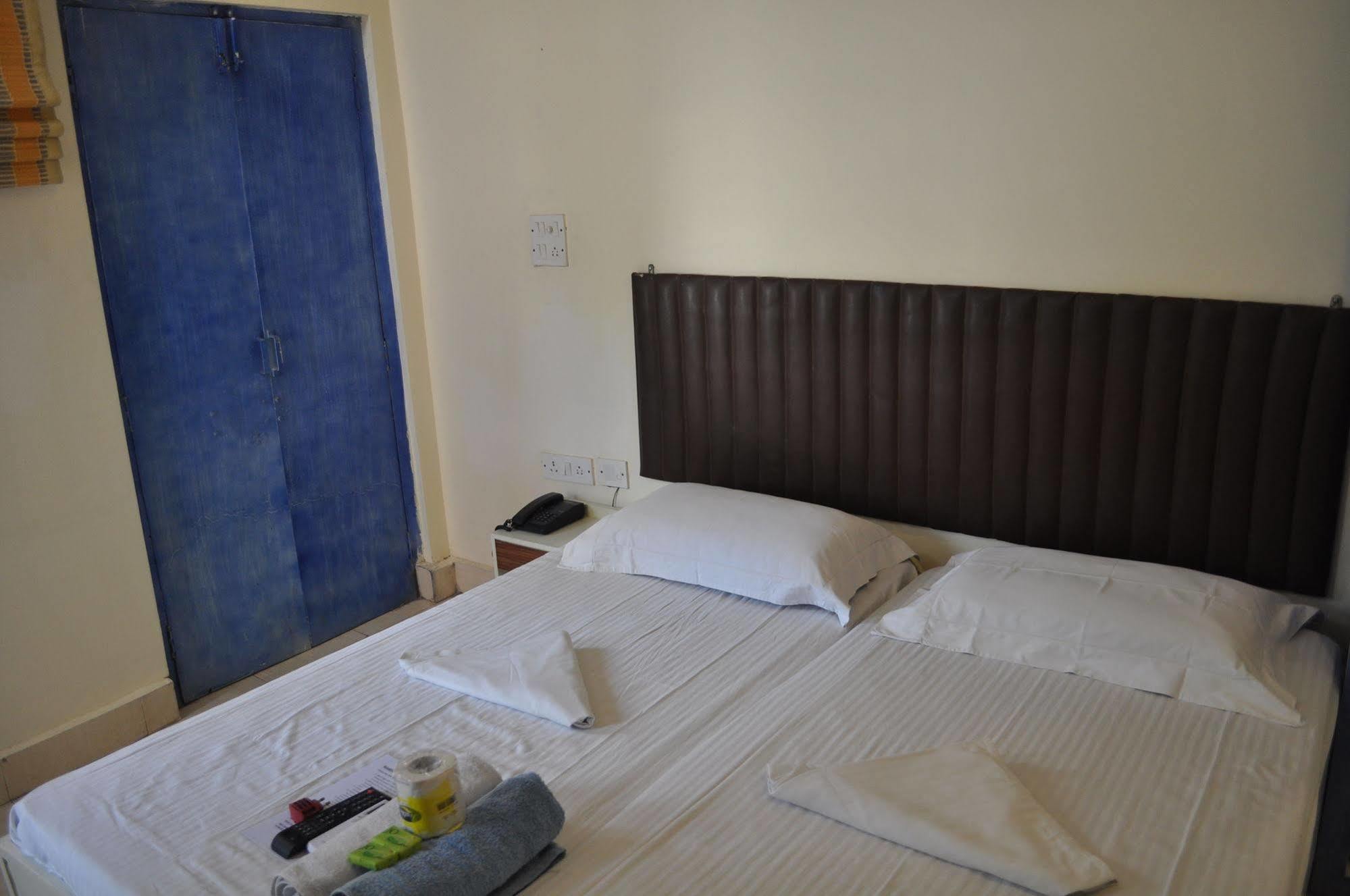 Hotel Kabli New Delhi Eksteriør bilde