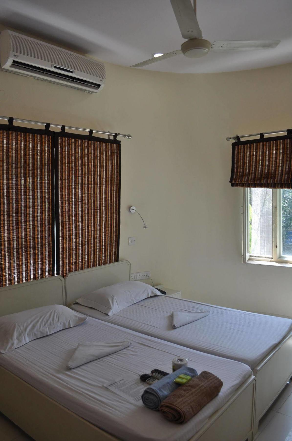 Hotel Kabli New Delhi Eksteriør bilde