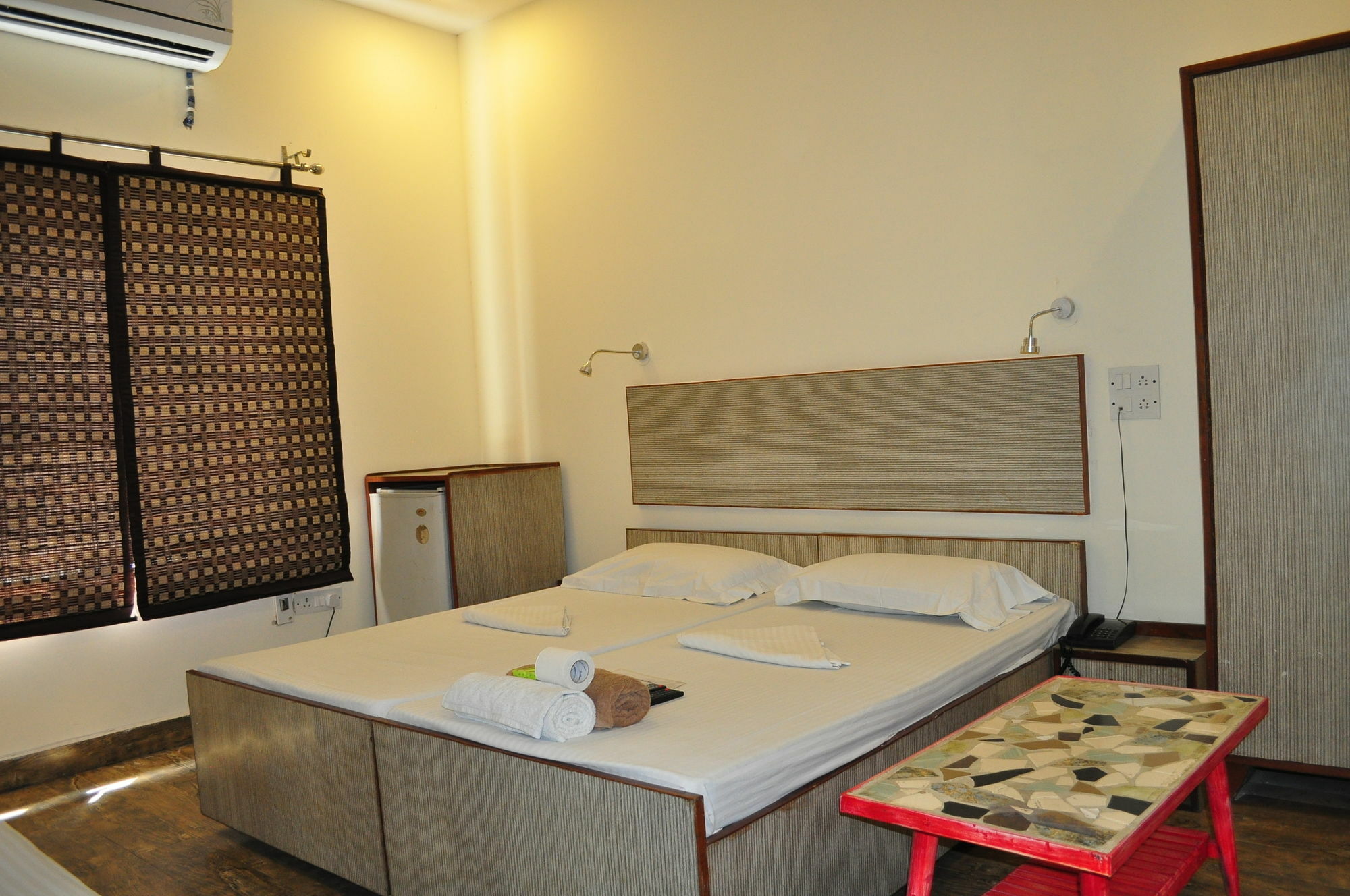 Hotel Kabli New Delhi Eksteriør bilde